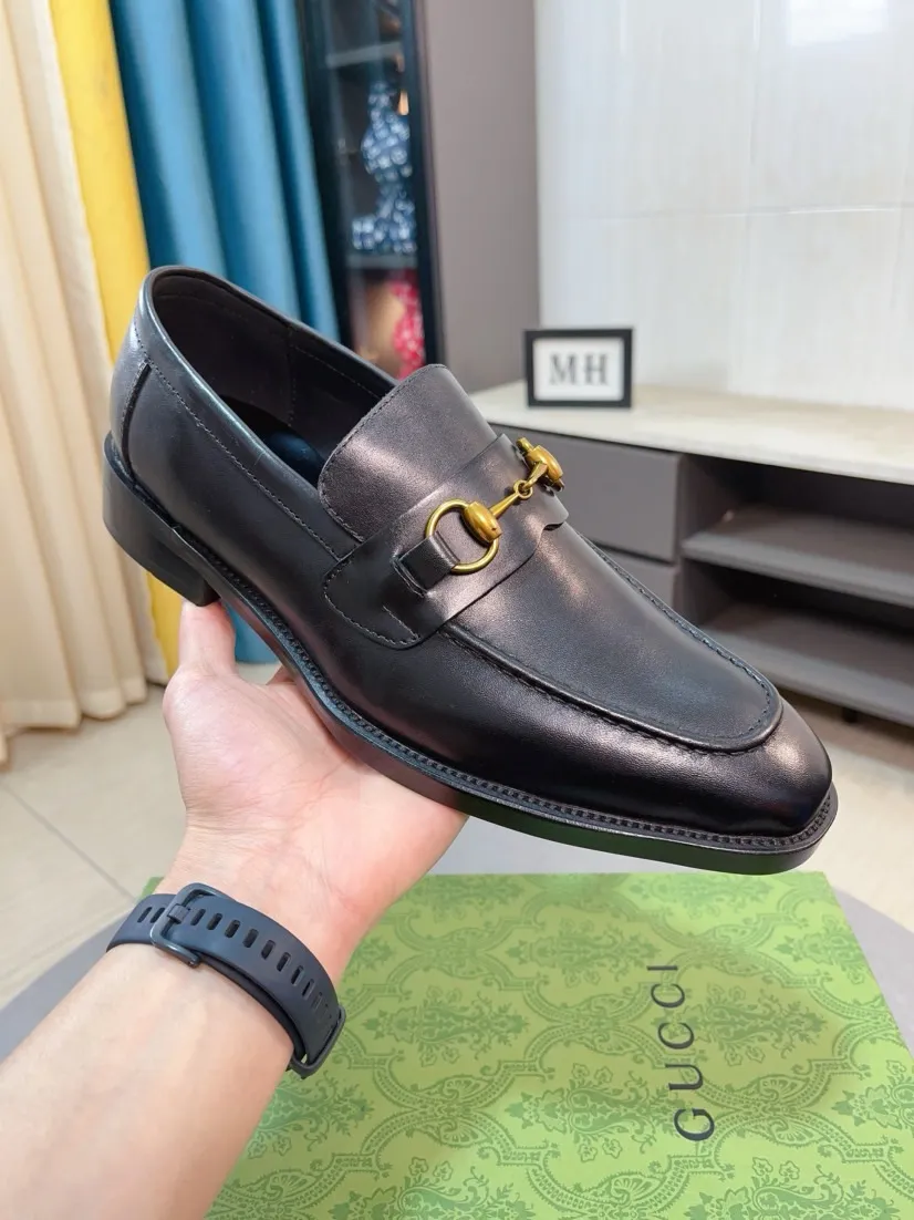 Factory price 500🌹🌹 [GUCCI Gucci] A new style of formal men's leather shoes is coming~ The original quality upper is made of cowhide imported from Italy + soft and delicate leather, comfortable and soft first-layer cowhide lining, rubber wear-resistant outsole, the shoe shape is dignified and domineering, and the luxury charm cannot be concealed! The natural and free nouveau riche leads the trend. Code number: 38-44